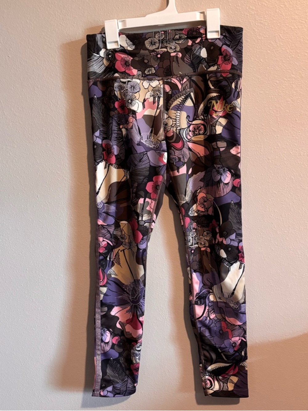 Nike Dri Fit Size M Purple Floral Athletic Leggings